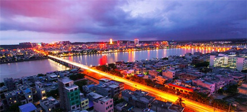 龙栖湾温泉1号VS一品国际分析对比